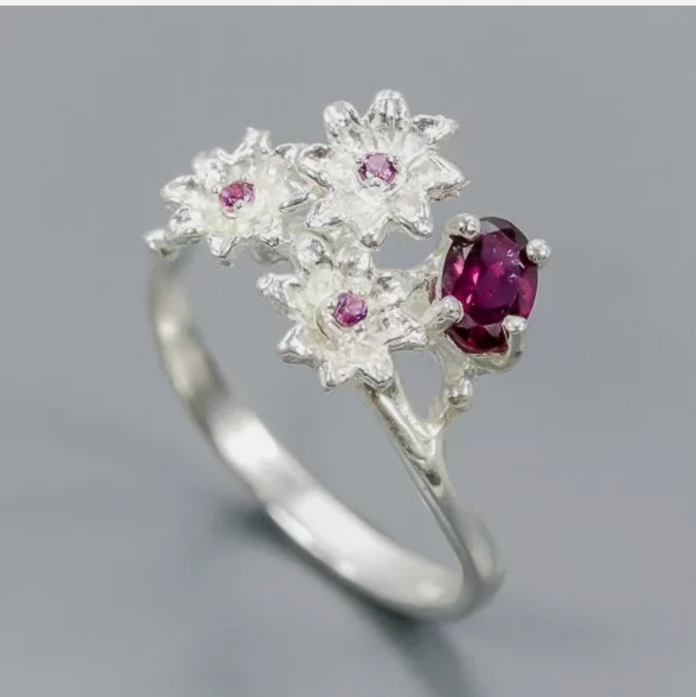 Rhodolite floral sterling silver 8.75sz ring - Picture 2 of 4